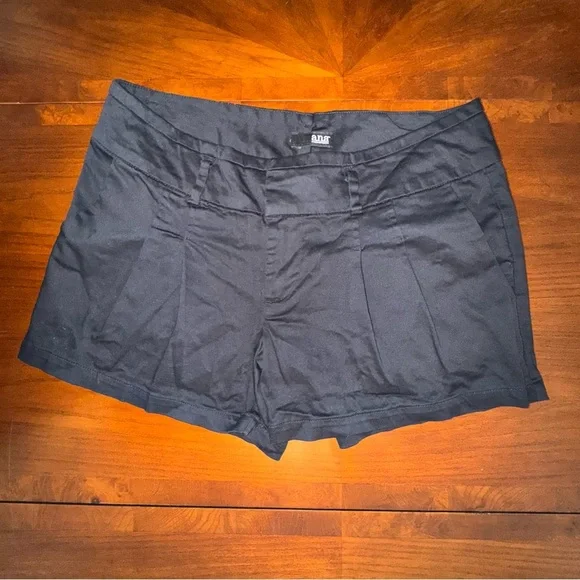 a.n.a Black High Waist Shorts with Elastic Waistband - Picture 2 of 7